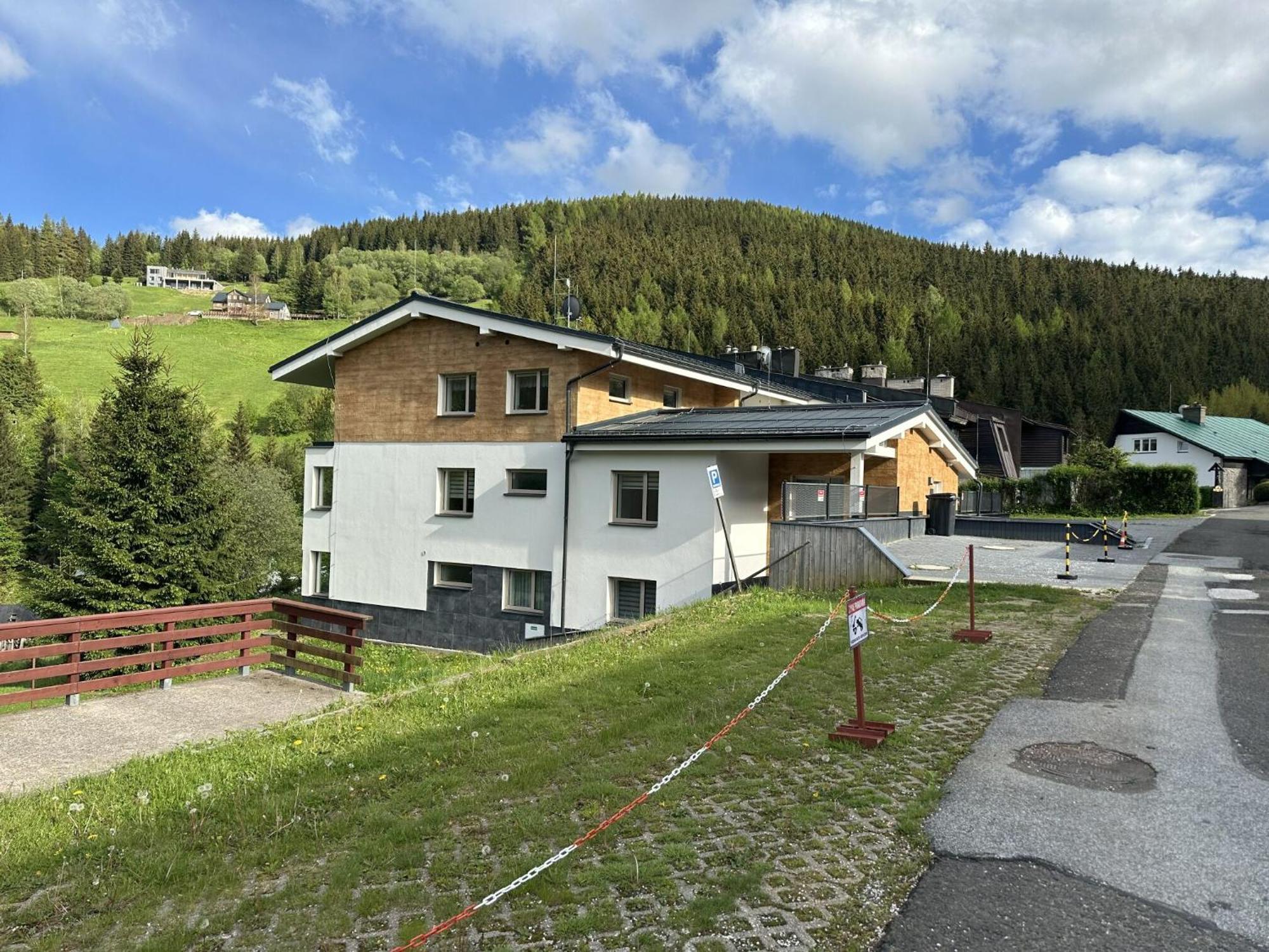 Apartman Oriens Pec Pod Snezkou Exterior photo
